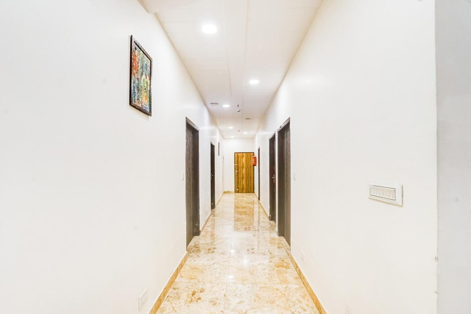 Super Townhouse Jagatpura Hotel ชัยปุระ ภายนอก รูปภาพ