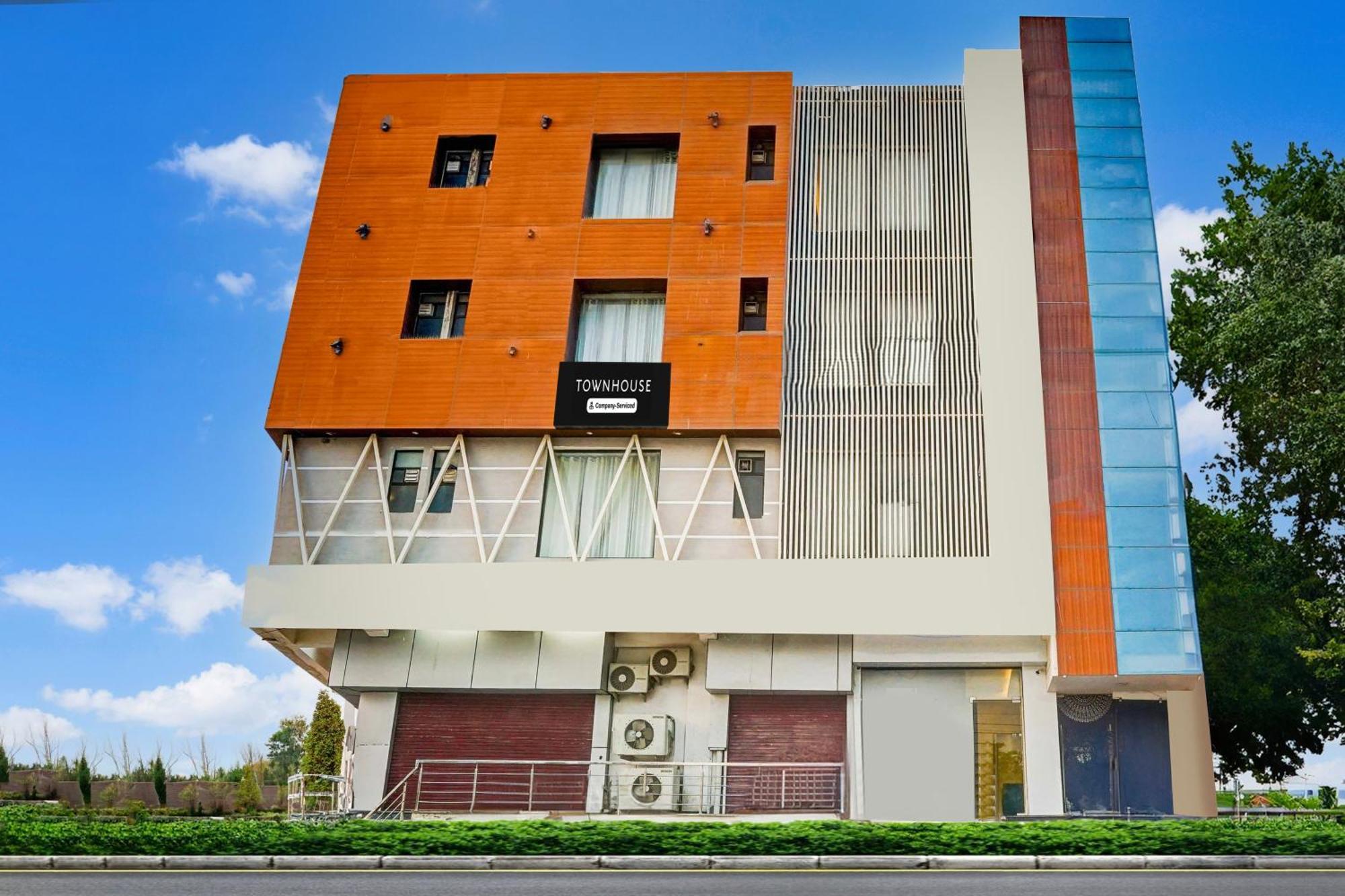Super Townhouse Jagatpura Hotel ชัยปุระ ภายนอก รูปภาพ